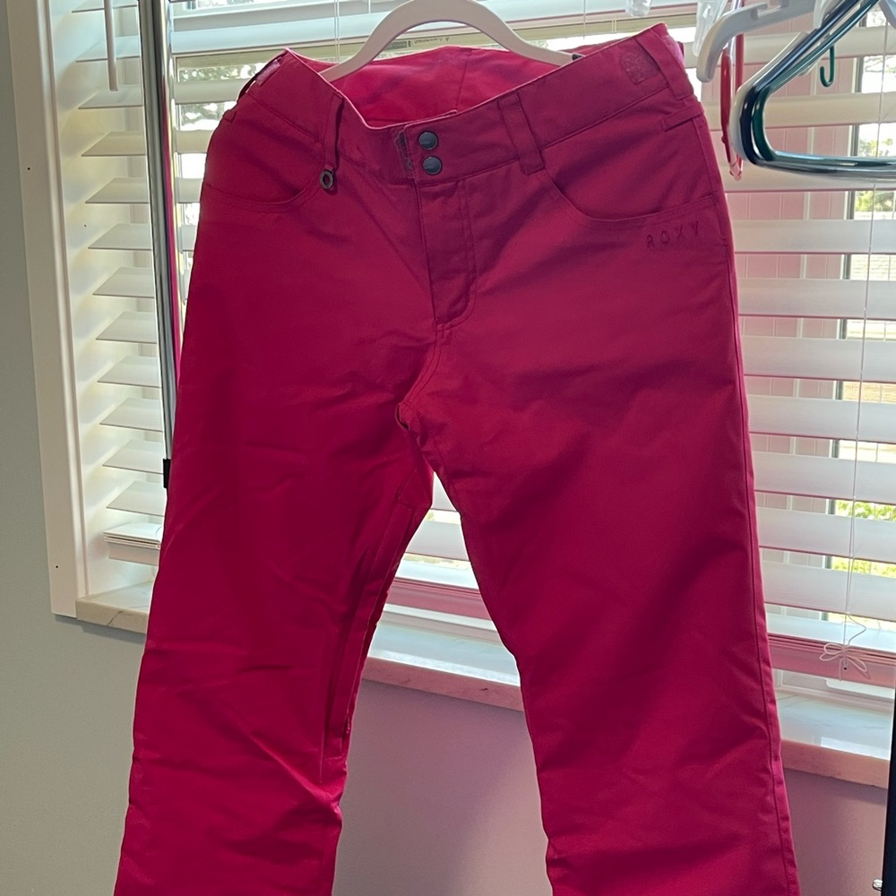 ROXY ski/snowboarding pants like new. Pink